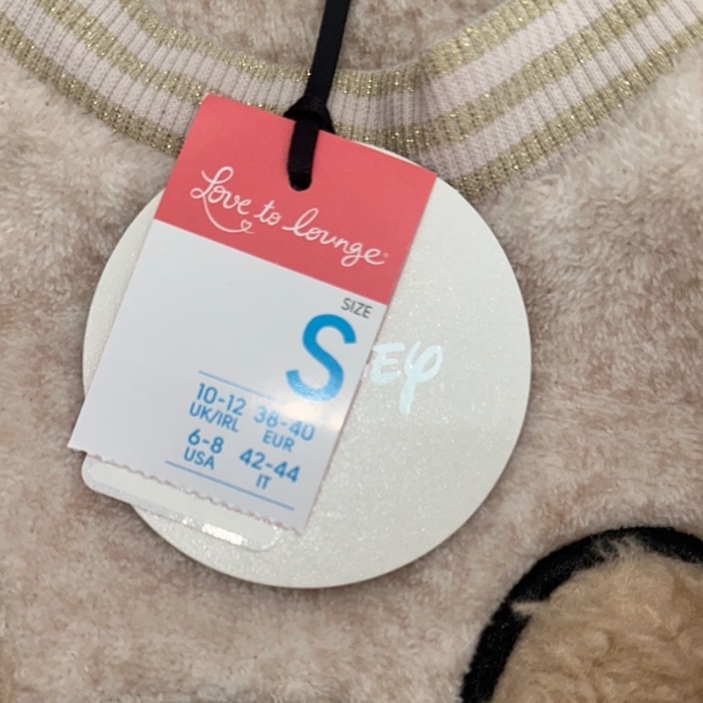 Disney at primark Winnie the Pooh being fleece pajama set - Picture 3 of 6
